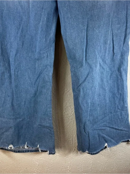 American Eagle Dreamy Drape Low Rise Flare Leg Jeans in Blue - Picture 11 of 14